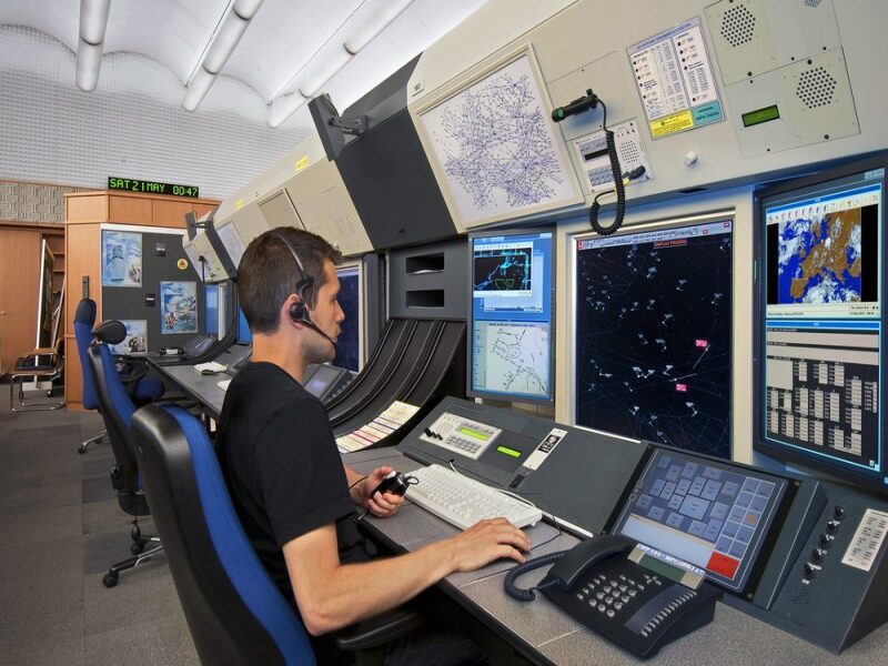 How to become an air traffic controller?